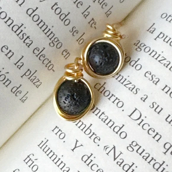 Black lava rock dainty stud earrings/silver/gold lava rock dainty studs - Picture 5 of 12
